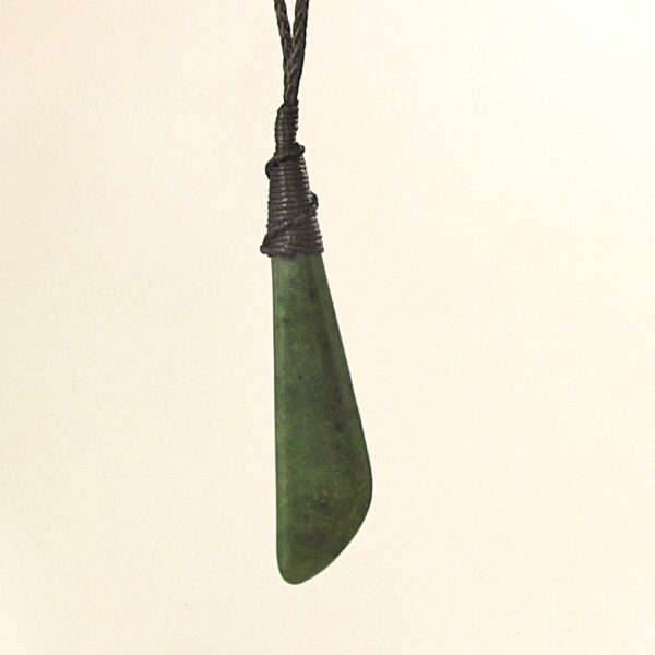 Cam152 Taonga, pounamu, jade, raukaraka, roimata (1)