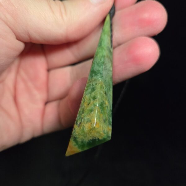 Dav26 Roimata, Angular, faces, facet, flower jade, taonga, pounamu (1) Dav26 Roimata, Angular, faces, facet, flower jade, taonga, pounamu (1)