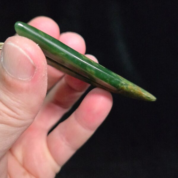 Dav29 Flower Jade, niho, tooth, taniwha, taonga, pounamu, jade (5) Dav29 Flower Jade, niho, tooth, taniwha, taonga, pounamu, jade (5)