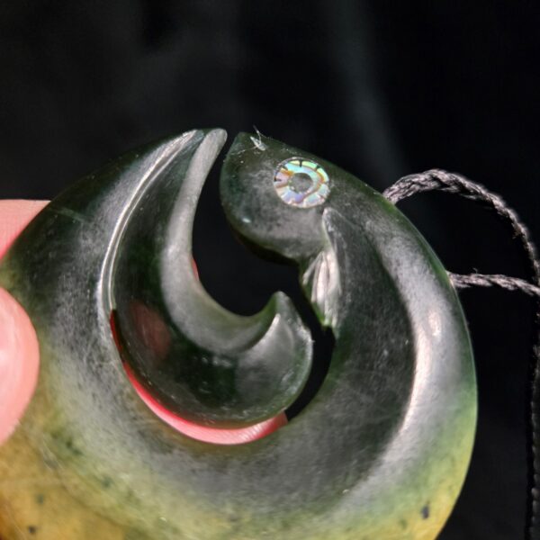 Dav31, tuna, eel, pounamu, raukaraka, kawakawa, taonga, jade (4) Dav31, tuna, eel, pounamu, raukaraka, kawakawa, taonga, jade (4)
