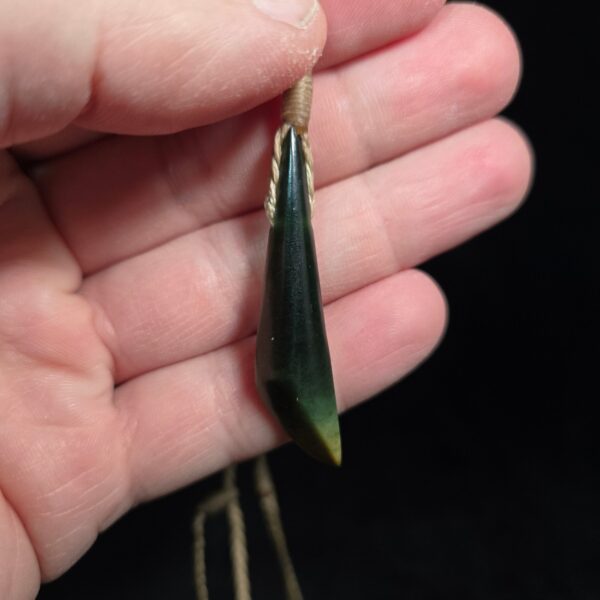 Dav32 Roimta, kawakawa, taonga, pounamu, jade (8) Dav32 Roimta, kawakawa, taonga, pounamu, jade (8)
