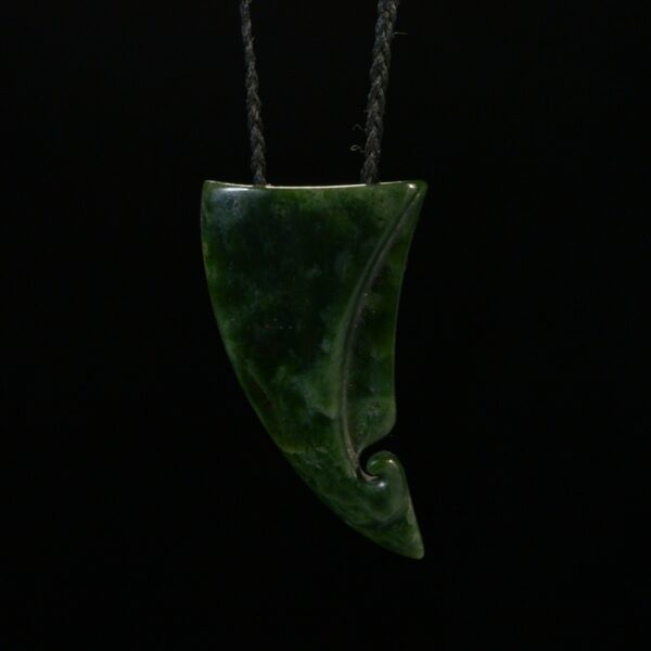 Dav34 Niho, kawakawa, pounamu, taonga, jade, koru (10)