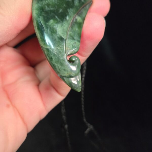 Dav34 Niho, kawakawa, pounamu, taonga, jade, koru (7) Dav34 Niho, kawakawa, pounamu, taonga, jade, koru (7)