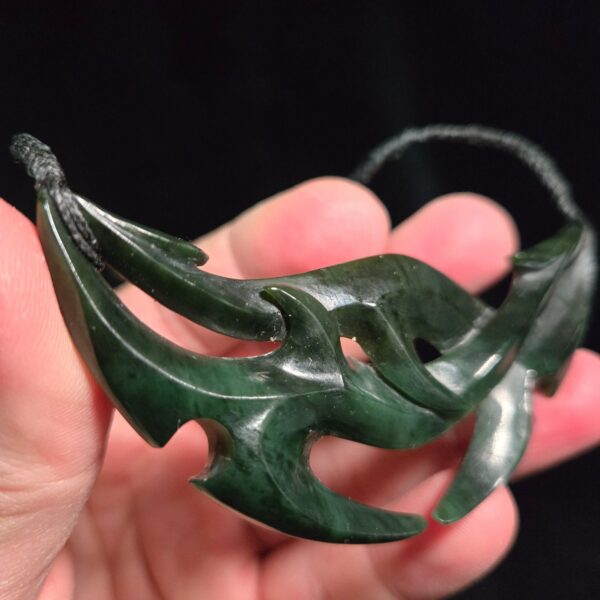 Dav38 Mangopare, shark, pounamu, jade, kawakawa, kaha, (5) Dav38 Mangopare, shark, pounamu, jade, kawakawa, kaha, (5)