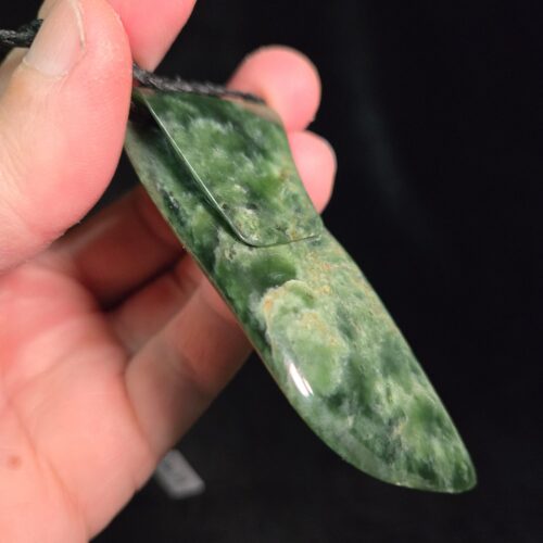 Dav39 Toki, scroll, taonga, kawakawa, pounamu, jade (11)