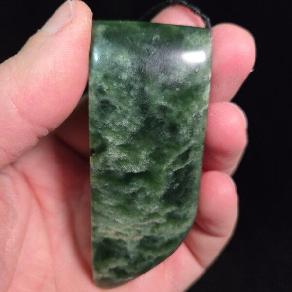 Dav39 Toki, scroll, taonga, kawakawa, pounamu, jade (2) Dav39 Toki, scroll, taonga, kawakawa, pounamu, jade (2)