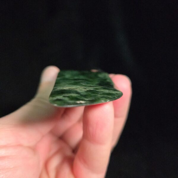 Dav39 Toki, scroll, taonga, kawakawa, pounamu, jade (4) Dav39 Toki, scroll, taonga, kawakawa, pounamu, jade (4)