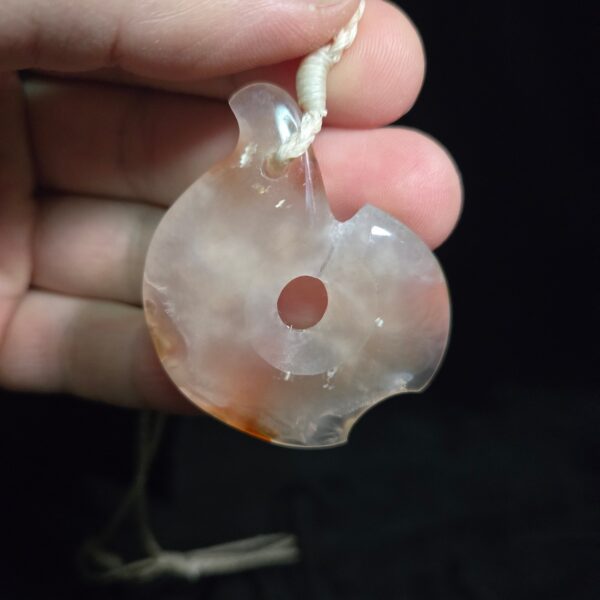 hei matau, hook, chalcedony, carnelian, quartz, taonga, maori (4) hei matau, hook, chalcedony, carnelian, quartz, taonga, maori (4)