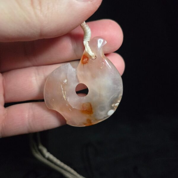 hei matau, hook, chalcedony, carnelian, quartz, taonga, maori (7) hei matau, hook, chalcedony, carnelian, quartz, taonga, maori (7)