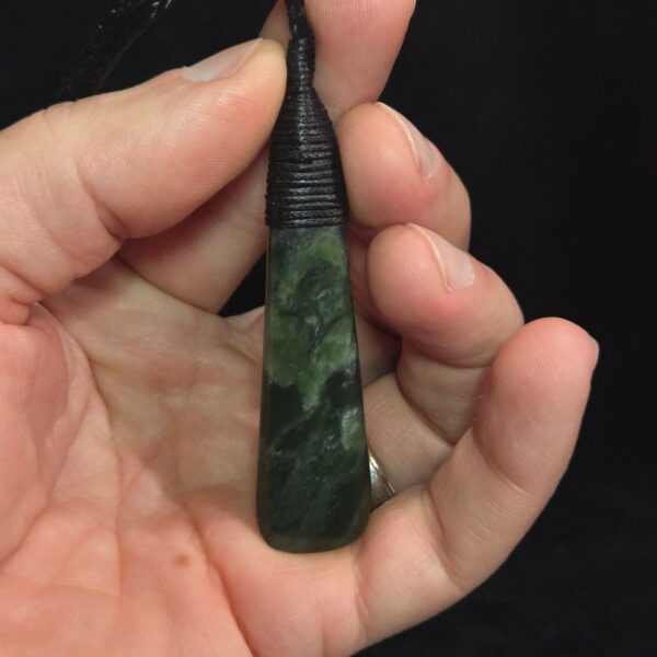 Cam161 kawakawa roimata, pounamu, taonga (3) Cam161 kawakawa roimata, pounamu, taonga (3)