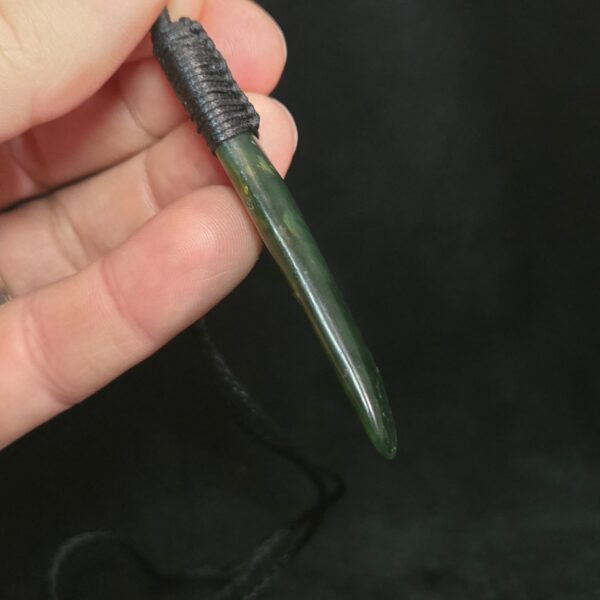 Cam166 Roimata, kawakawa, pounamu, taonga, jade, (2) Cam166 Roimata, kawakawa, pounamu, taonga, jade, (2)