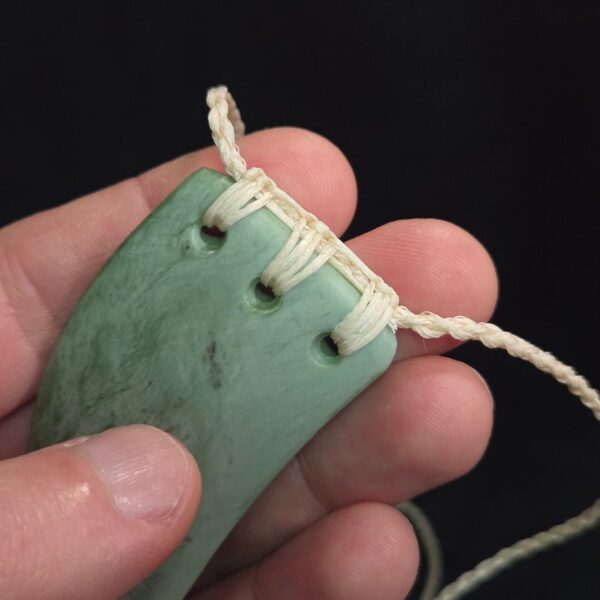 Cam169 Inanga, niho, tooth, taonga, maori, pounamu, jade (4) Cam169 Inanga, niho, tooth, taonga, maori, pounamu, jade (4)