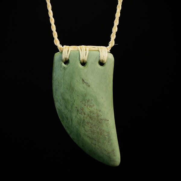 Cam169 Inanga, niho, tooth, taonga, maori, pounamu, jade (6)