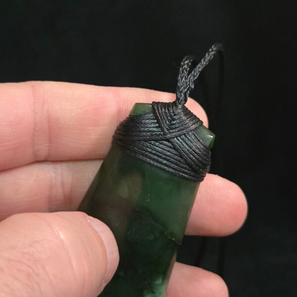 cam164 kawakawa, toki, pounamu, jade, taonga (1) cam164 kawakawa, toki, pounamu, jade, taonga (1)