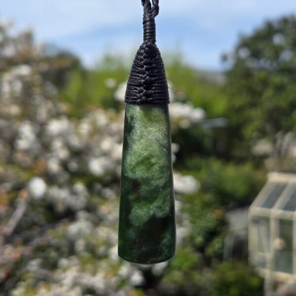 Cam 170 Roimata, taonga, pounamu, jade, cloud, kawakawa (6) Cam 170 Roimata, taonga, pounamu, jade, cloud, kawakawa (6)