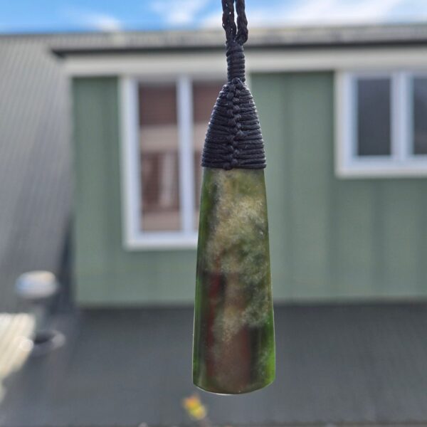 Cam 170 Roimata, taonga, pounamu, jade, cloud, kawakawa (7) Cam 170 Roimata, taonga, pounamu, jade, cloud, kawakawa (7)