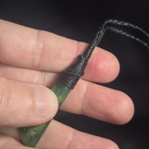 Cam 171 roimata, taonga, maori, pounamu, flower jade, jade, gold, putiputi, (1) Cam 171 roimata, taonga, maori, pounamu, flower jade, jade, gold, putiputi, (1)