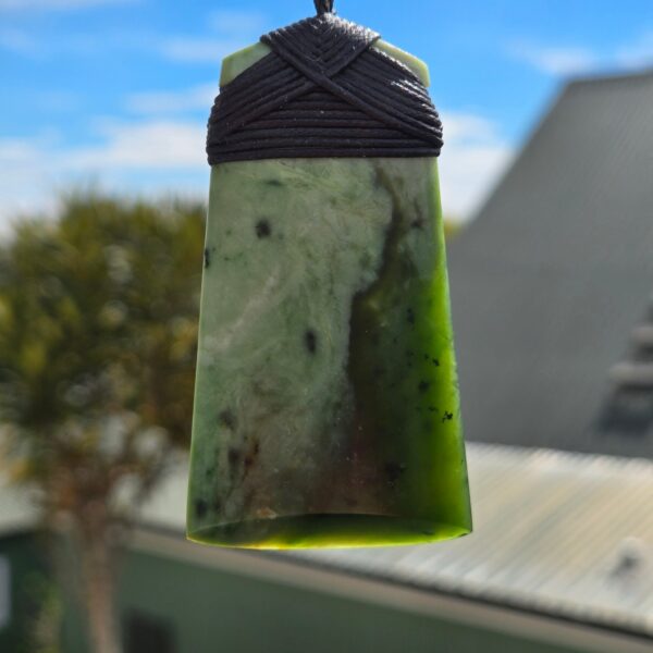 Cam 175 taonga, toki, pounamu, inanga, kawakawa jade, maori (5) Cam 175 taonga, toki, pounamu, inanga, kawakawa jade, maori (5)